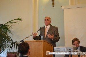 prof. R. Chruściak