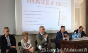 stół prelegentów lepszy